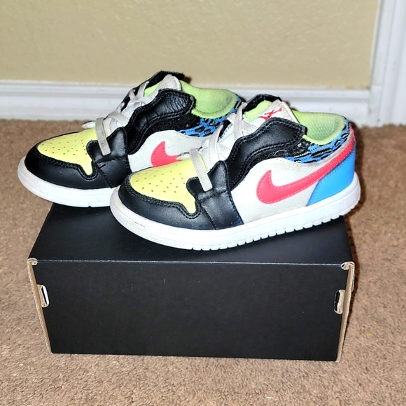 Jordan Other - Jordan 1 low funky